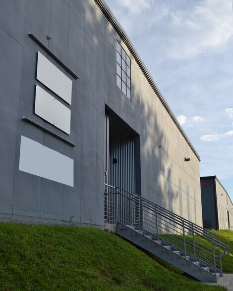 More Photos Of 2601 Maury St, Richmond Unknown For Lease