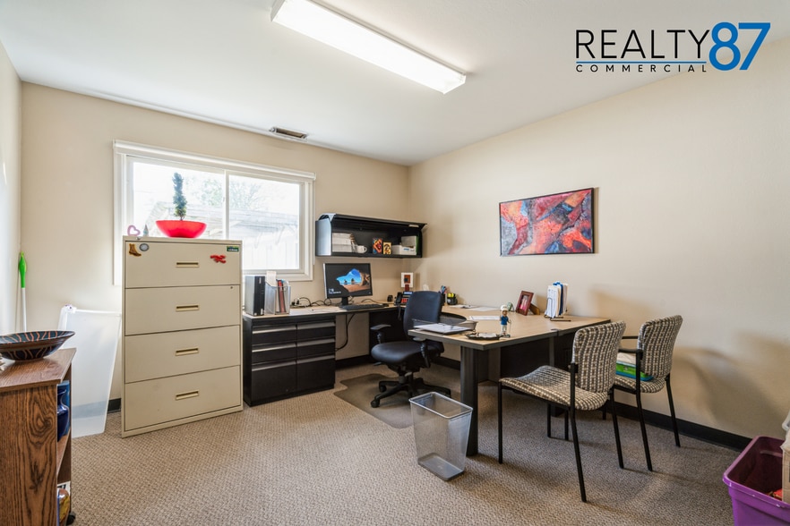 More Photos Of 715 10th Ave SE, Cedar Rapids Shelter For Sale