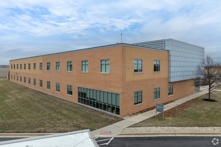 More Photos Of 1310 Main St, Sandwich Medical For Lease