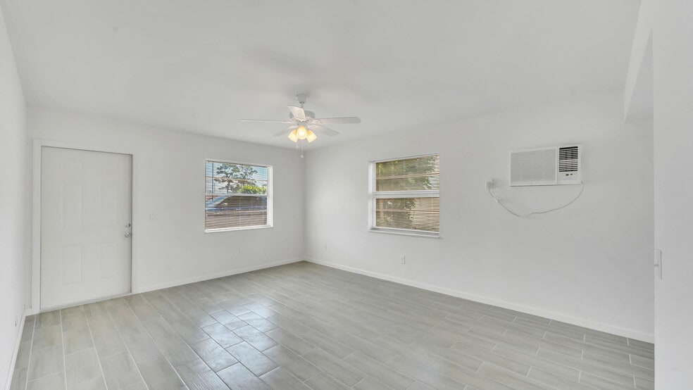 More Photos Of 3883 Park Ln, West Palm Beach Multifamily For Sale