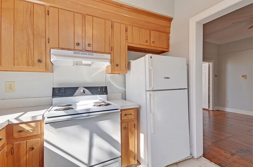 More Photos Of 635 E Bay St, Charleston Office Residential For Lease