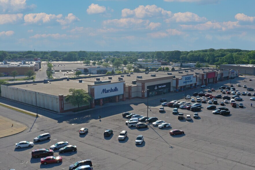 More Photos Of 500 River Oaks West Rd, Calumet City Unknown For Lease