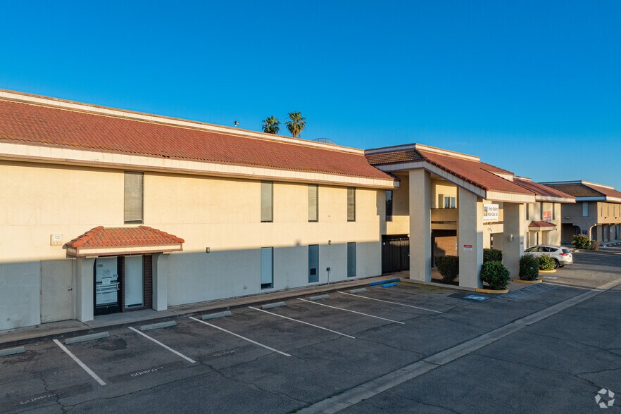 More Photos Of 3300 S Fairway St, Visalia Office For Lease