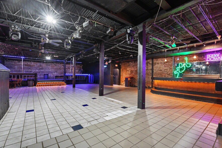 More Photos Of 244 N Water St, Kent Bar For Sale