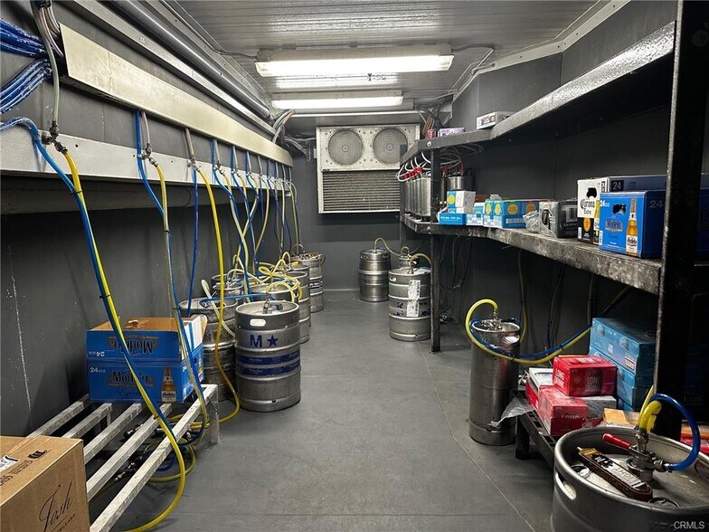 More Photos Of 200 Wall St, Chico Bar For Sale