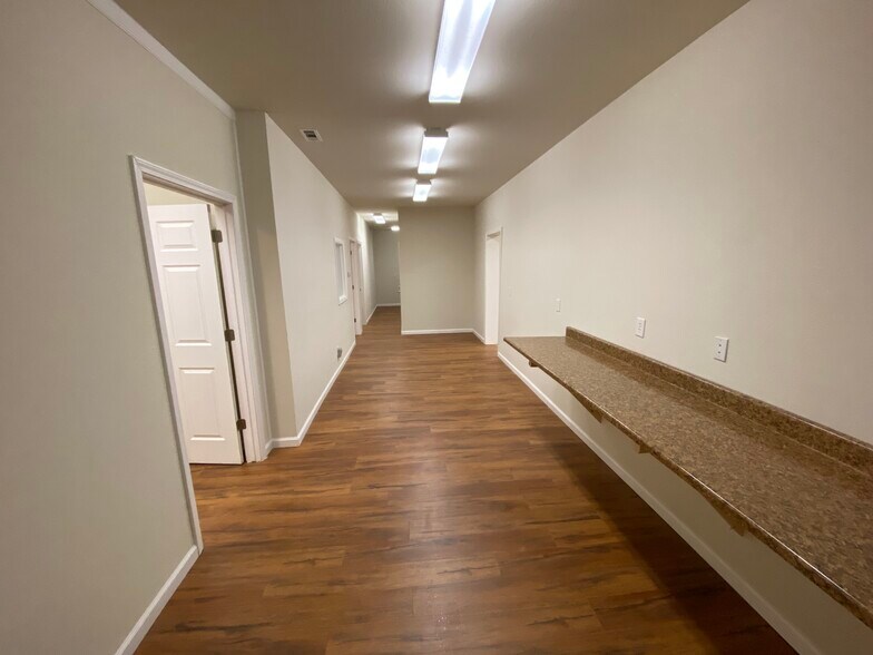 More Photos Of 144 Lincoln Place Ct, Belleville Medical For Sale