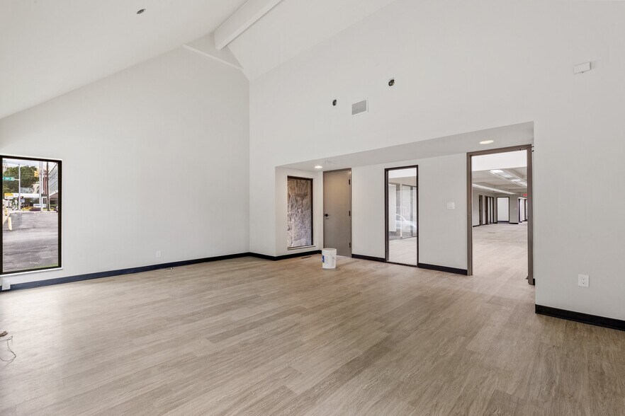 More Photos Of 1515 S Boulder Ave, Tulsa Office For Lease