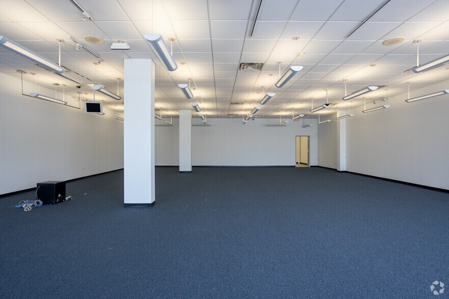 More Photos Of 20755-20845 US 59 Hwy N, Humble Unknown For Lease