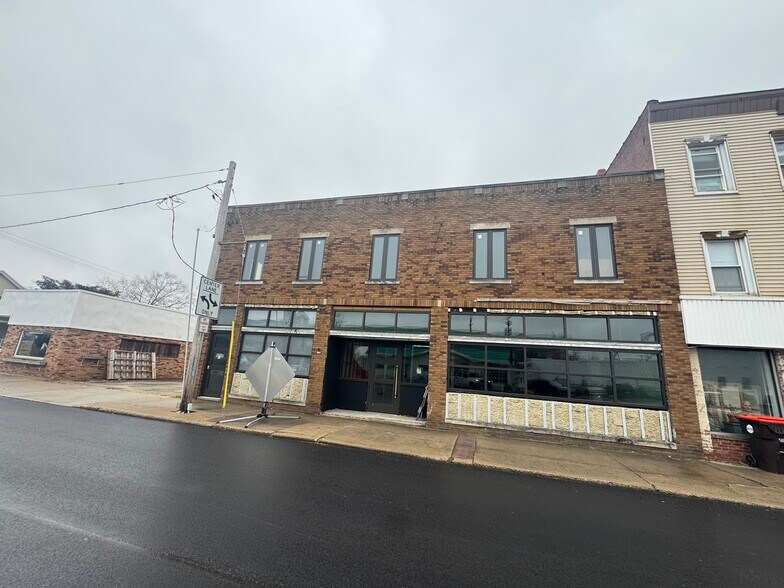 More Photos Of 120 Walnut St, Washington General Retail For Sale