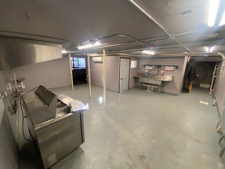 More Photos Of 220 S Campbell Ave, Springfield Storefront Retail Office For Sale