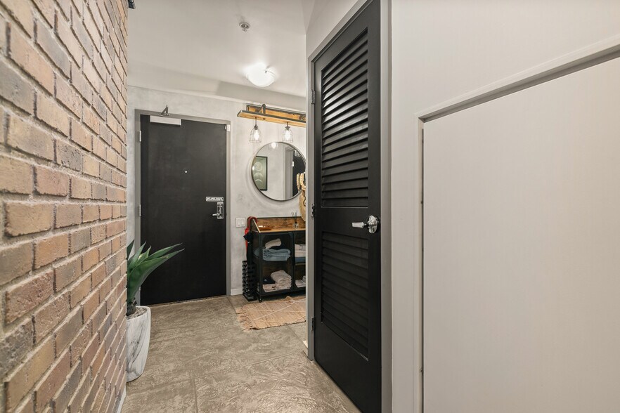 More Photos Of 302-390 11th Ave, San Diego Apartments For Sale