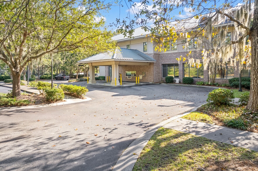 More Photos Of 2 Westbury Park Way, Bluffton Office For Lease