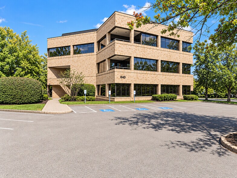 More Photos Of 350 Sentry Pky, Blue Bell Office For Lease