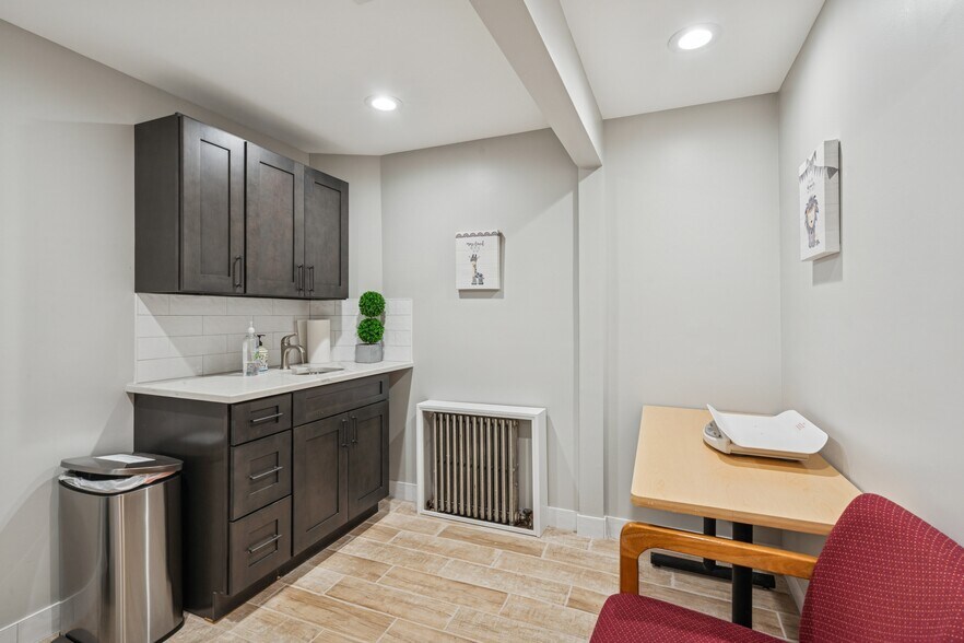 More Photos Of 69 County Road 516, Old Bridge Office For Lease