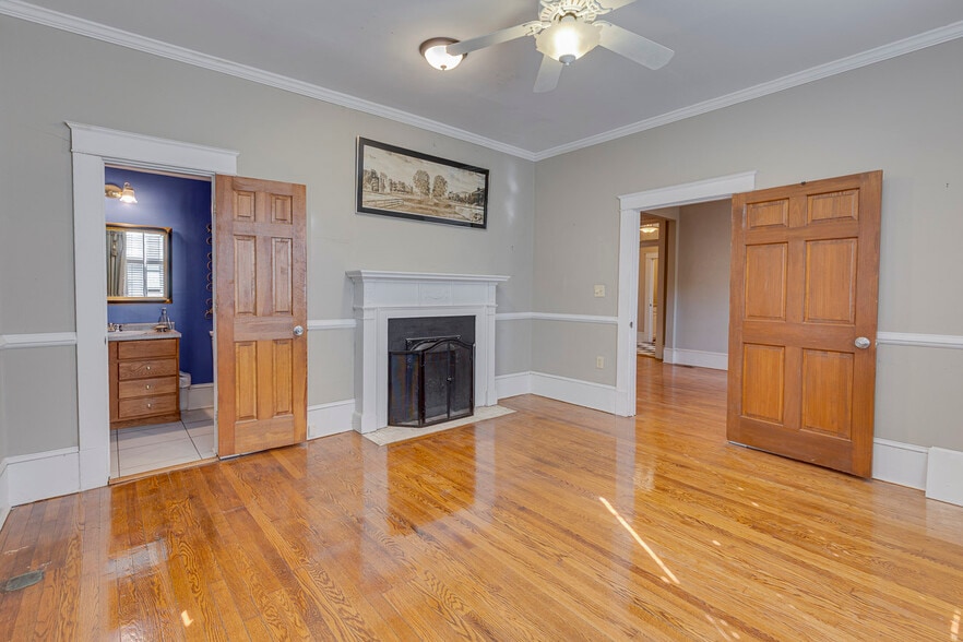 More Photos Of 906 Augusta St, Greenville Office For Sale