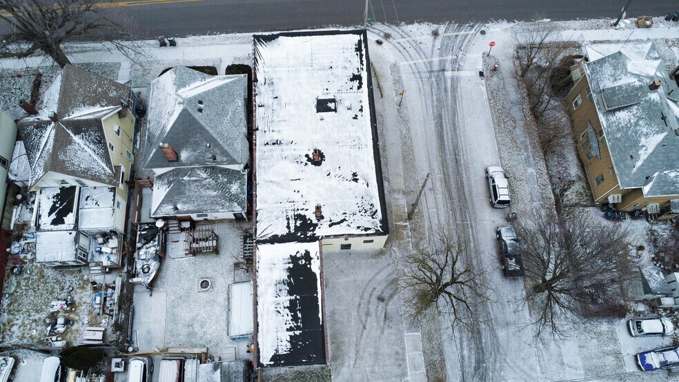 More Photos Of 1938 Airport Hwy, Toledo Freestanding For Sale