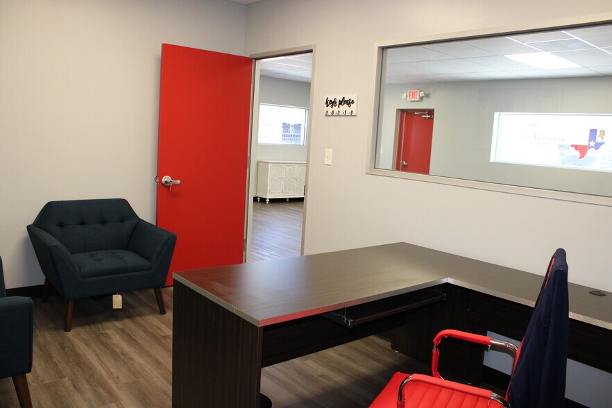 More Photos Of 6456 Cunningham Rd, Houston Industrial For Lease