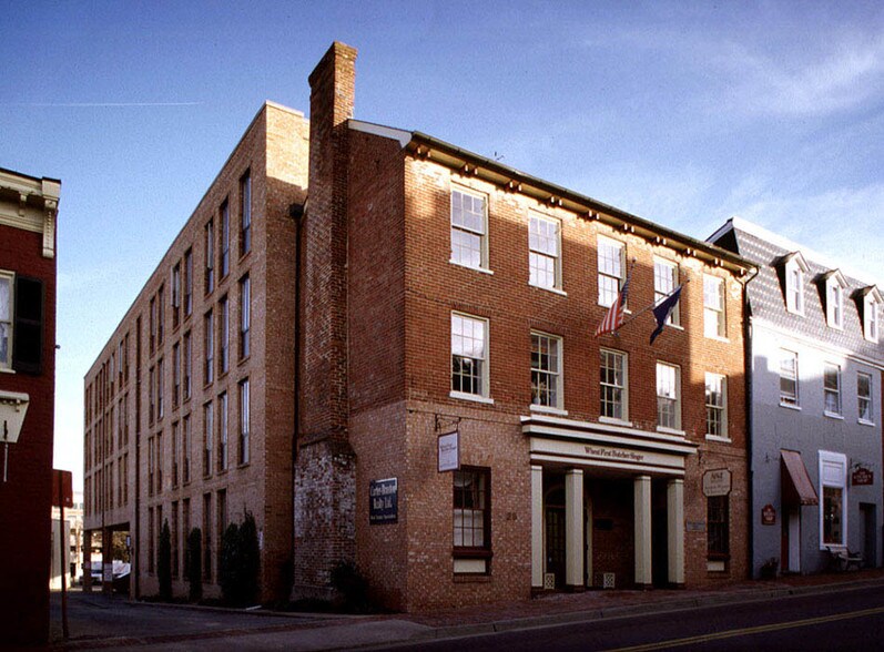 More Photos Of 20 S King St, Leesburg Office For Sale