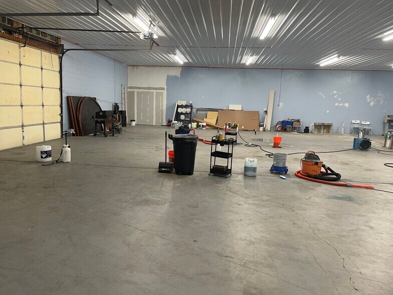 More Photos Of 604 Otis Dr, Dover Light Distribution For Lease