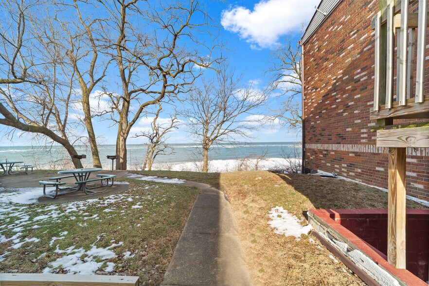More Photos Of 4004 W Erie Ave, Lorain Apartments For Sale