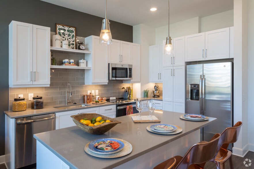 More Photos Of 880 W Peachtree St NW, Atlanta Apartments For Lease