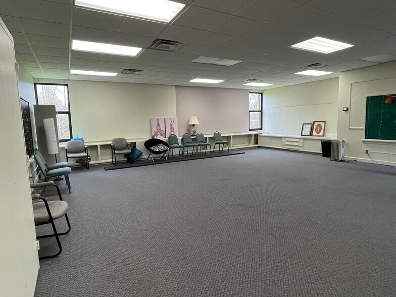 More Photos Of 3736 State Street Rd, Bay City Office For Lease