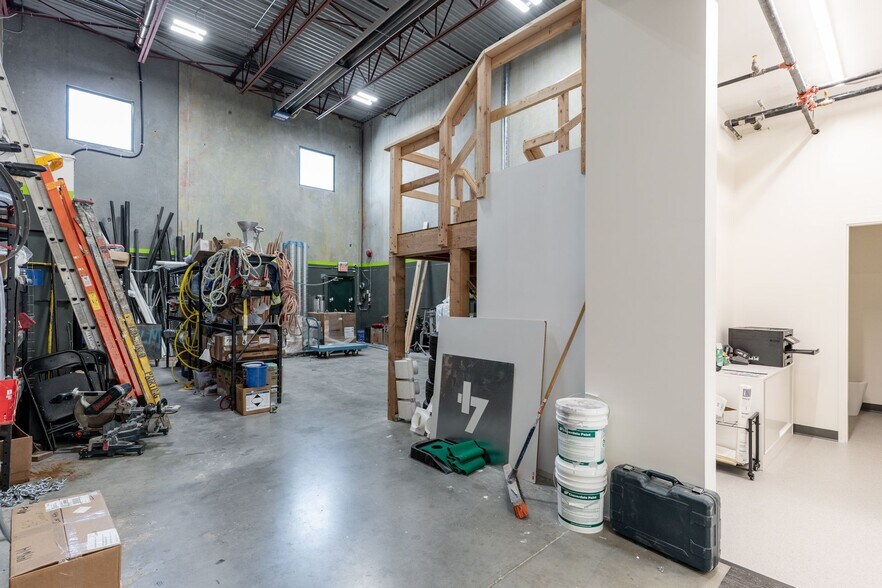 More Photos Of 2071 Kingsway Ave, Port Coquitlam Flex For Sale