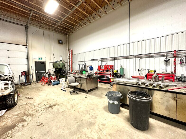 More Photos Of 4630 61 St, Red Deer Warehouse For Lease