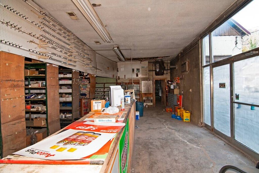 More Photos Of 1002 Guyandotte Ave, Mullens Storefront For Sale
