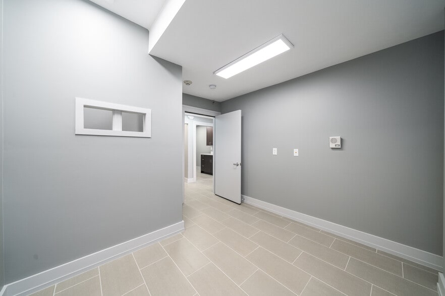 More Photos Of 845 Newark Ave, Jersey City Medical For Lease