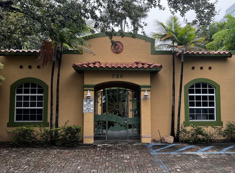 More Photos Of 720 NE 3rd Ave, Fort Lauderdale Office For Sale