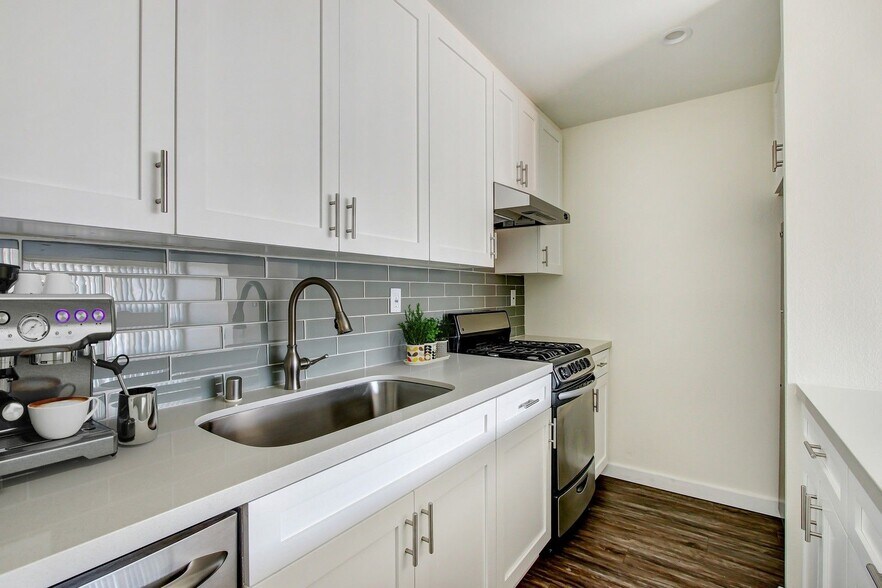 More Photos Of 14849 Vanowen St, Van Nuys Apartments For Sale