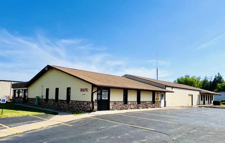 Primary Photo Of 1225 Delanglade St, Kaukauna Office For Sale