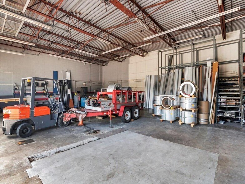 More Photos Of 415 US Highway 1, Vero Beach Freestanding For Sale