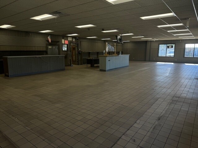 More Photos Of 1650 N Green St, Henderson General Retail For Lease