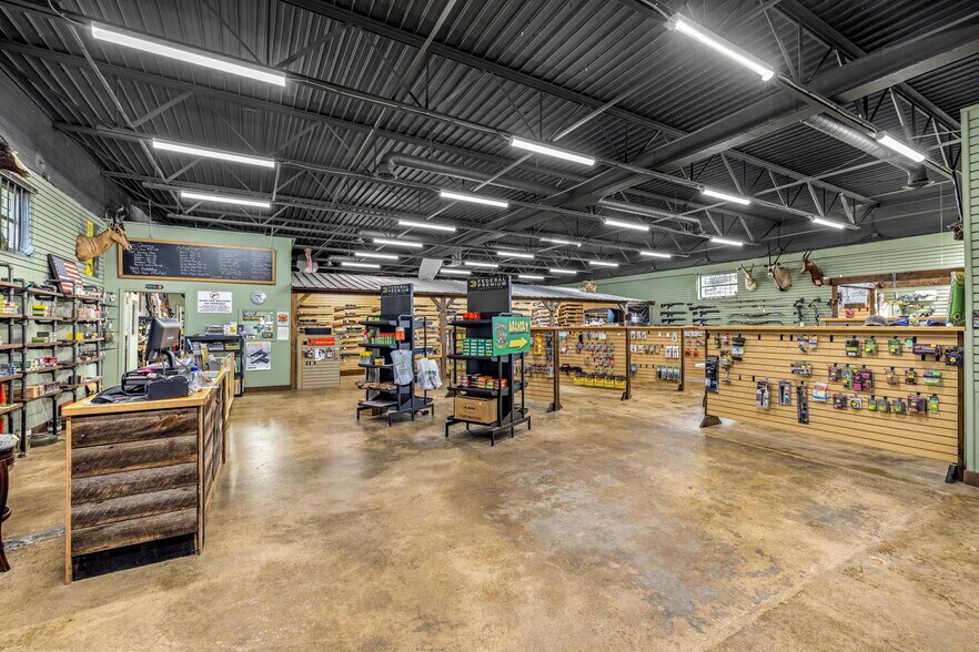 More Photos Of 1358 Plaza Dr, Gainesville Freestanding For Sale