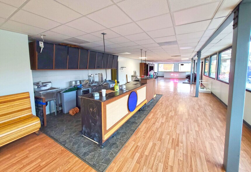 More Photos Of 1252 S Hover St, Longmont Restaurant For Sale