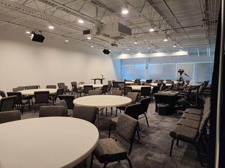 More Photos Of 308 Mallory Station Rd, Franklin Office For Sale