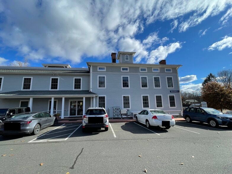 More Photos Of 107 Church Hill Rd, Sandy Hook Office For Lease