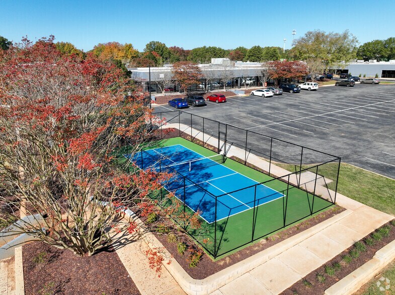 More Photos Of 7500 E Independence Blvd, Charlotte Unknown For Lease