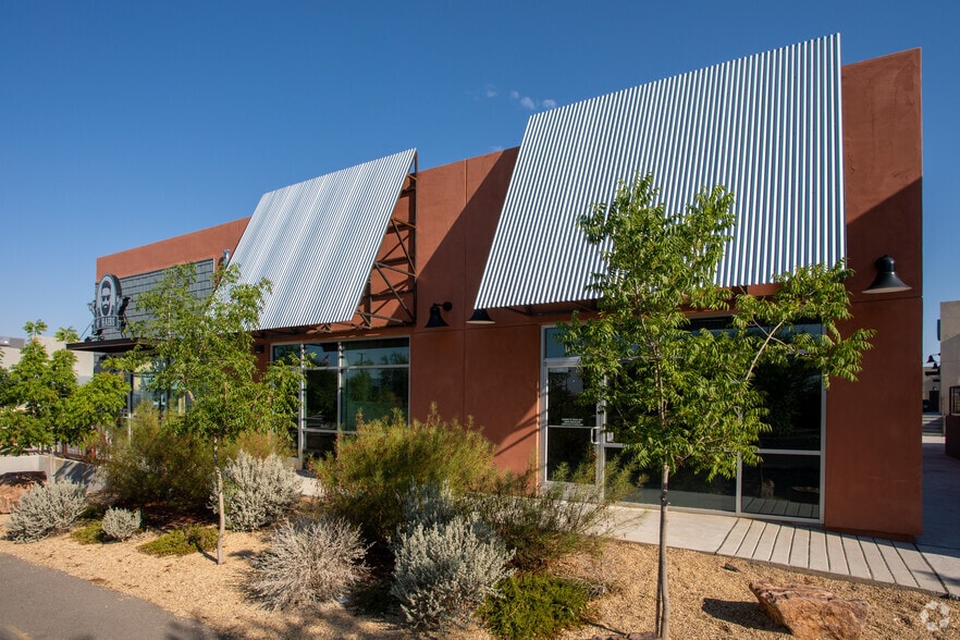 More Photos Of 1571 N Resler Dr, El Paso Unknown For Lease