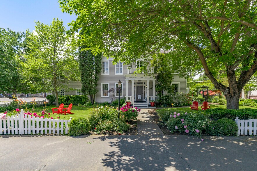 More Photos Of 240 E California St, Jacksonville Hotel For Sale