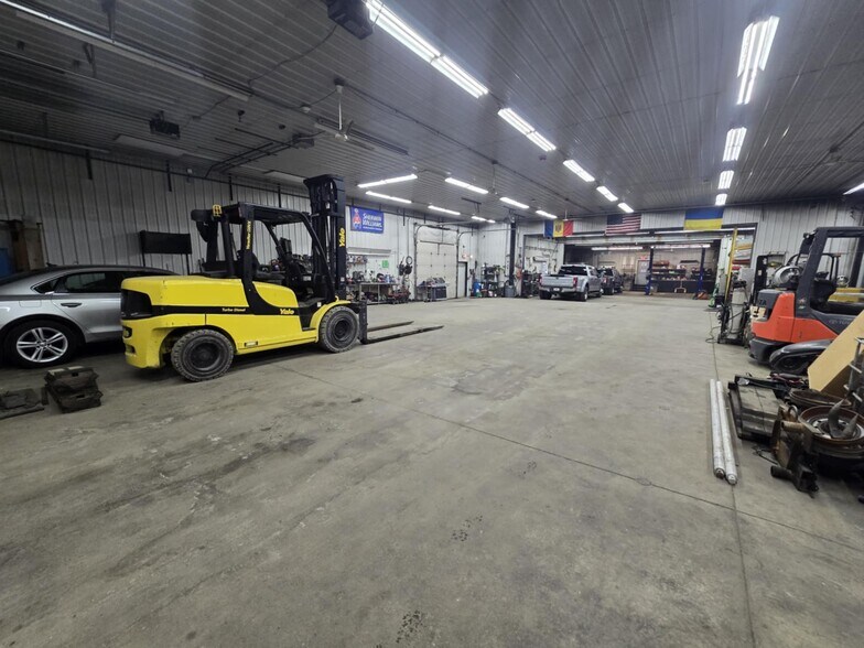 More Photos Of 16600 Crawford Ave, Country Club Hills Warehouse For Lease