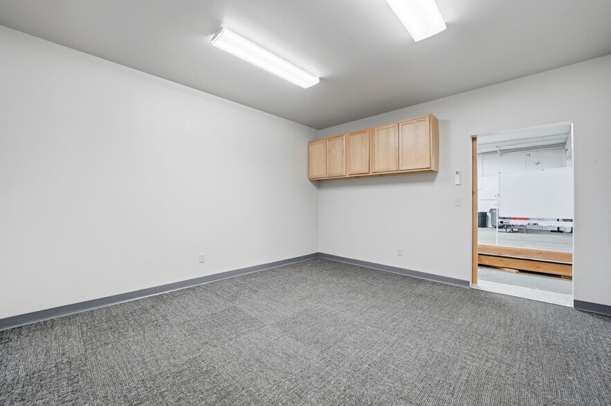 More Photos Of 114 5th St, Fowler Industrial For Lease