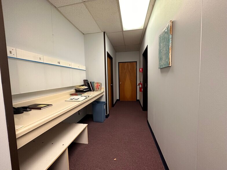 More Photos Of 811 N Macomb St, Monroe Office For Sale