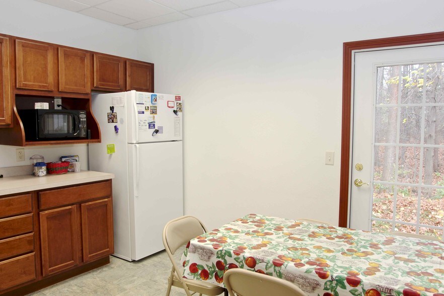 More Photos Of 5923 Renaissance Pl, Toledo Office For Lease