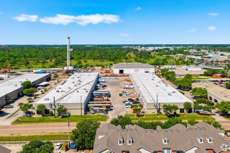 More Photos Of 18207 Chisholm Trl, Houston Unknown For Lease