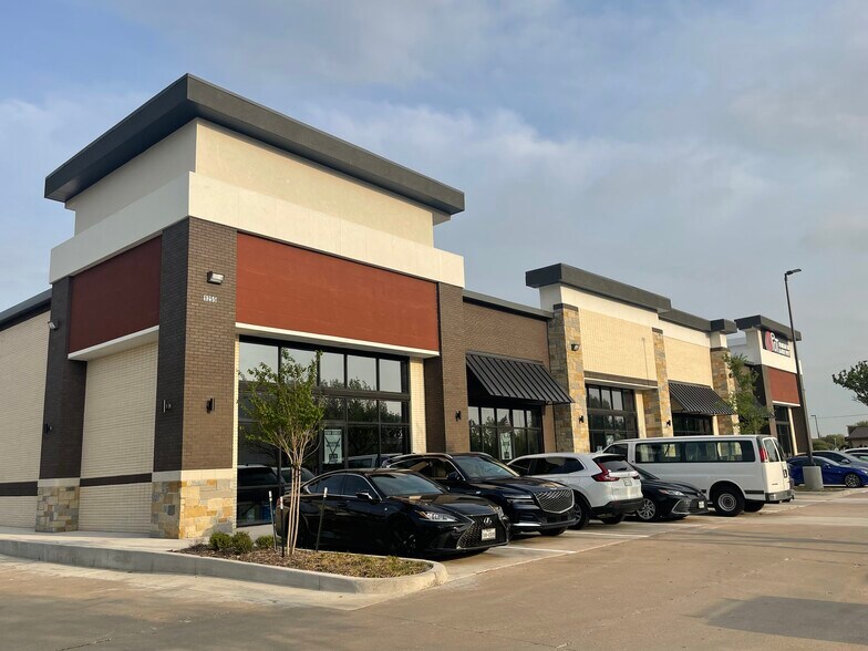 More Photos Of 1255 W Interstate 20, Arlington Restaurant For Lease