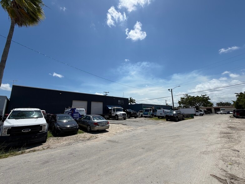 More Photos Of 10460 SW 187th Ter, Miami Warehouse For Sale