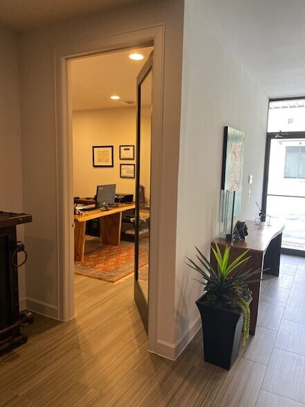 More Photos Of 26207 Oak Ridge Dr, Spring Medical For Lease